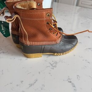 L.L.BEAN WOMEN'S SIZE 7 BEAN BOOTS BRAND NEW WITH TAGS NEVER HAVE WORN